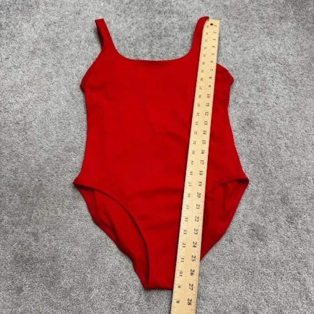 Athleta Ribbed One Piece Swimsuit Padded Womens Medium Bright Red Scoop Neck